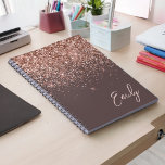 Caderno Espiral Terracotta Rosa Dourado Blush Link Monograma com L<br><div class="desc">Terracotta e Rosa Dourado - Planeador de Notebooks Espirais com Nome de Espiral do Script Glitter Rosa Esmagado. Isto faz o doce e perfeito aniversário de 16 anos, casamento, chá de panela, aniversário, chá de fraldas ou festa de solteira presente para alguém que ama luxo de luxo e estilos quíticos....</div>