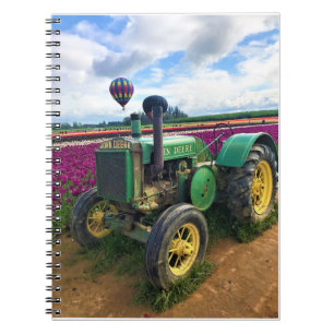 Caderno Espiral Trator Verde em Tulip Field, Oregon