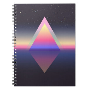 Caderno Espiral Triângulo brilhante. Conceito etético. Babos futur