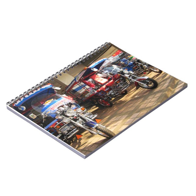 Caderno Espiral Tuk Tuk Showroom ... Udon Thani, Isaan, Tailândia (Left Side)