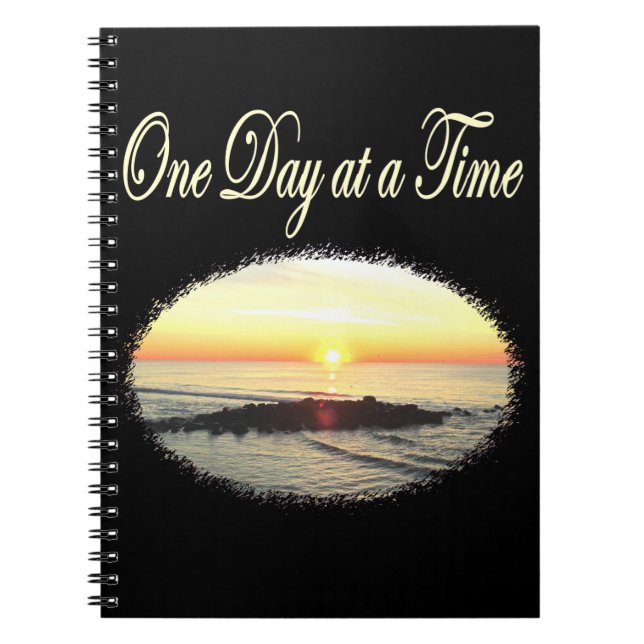 CADERNO ESPIRAL UM DIA EM UMA FOTO DO SOL (Frente)