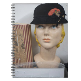 Caderno Espiral Um Livro Clássico e Composição de Bust