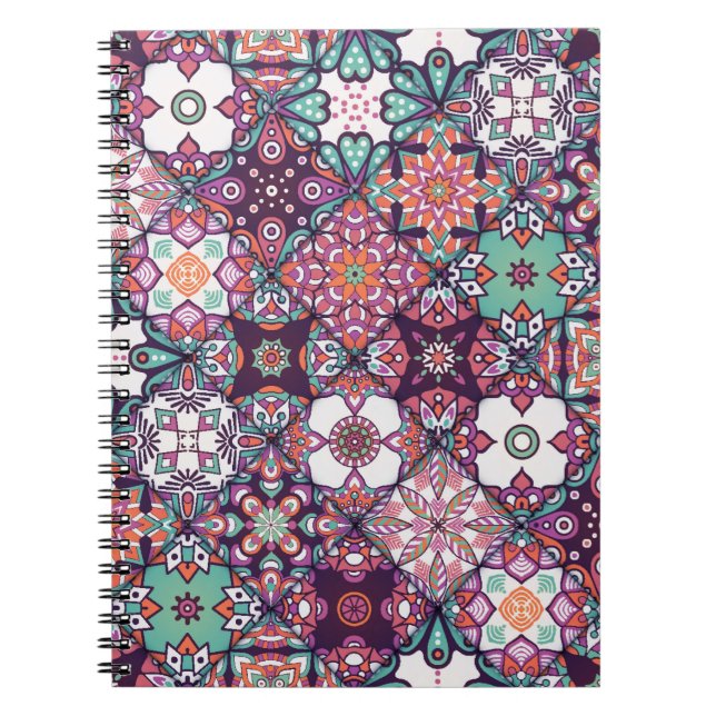 Caderno Espiral Um padrão perfeito. Elementos decorativos de vindi (Frente)