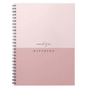 Caderno Espiral Um simples monograma personalizado cor-de-rosa com