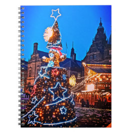 Caderno Espiral Uma árvore, em frente à Prefeitura