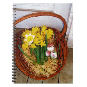 Caderno Espiral Uma cesta de narcisos amarelos e ovos de Páscoa fl