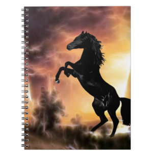 Caderno Espiral Uma elevação do cavalo do garanhão do frisão
