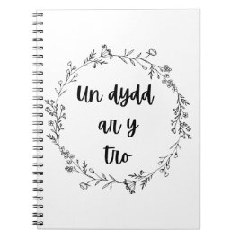 Caderno Espiral ‘Un dydd ar y tro’ Quote do Welsh