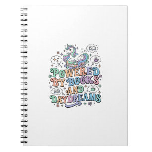 Caderno Espiral Unicórnio Alimentado por Livros e Devaneios Kawaii