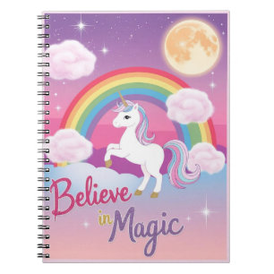 Caderno Espiral Unicórnio Roxo Fofo em um Céu Estrelado