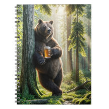 Urso Segurando Uma Cerveja Na Floresta