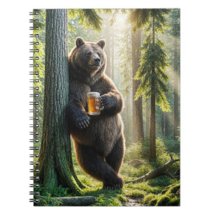 Caderno Espiral Urso Segurando Uma Cerveja Na Floresta