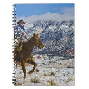 Caderno Espiral Vaqueiro a Cavalo usando Chapas de Couro