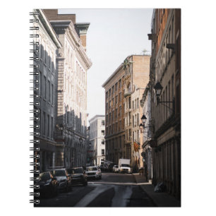 CADERNO ESPIRAL VEÍCULOS ESTACIONADOS AO LADO DA ESTRADA ENTRE AS