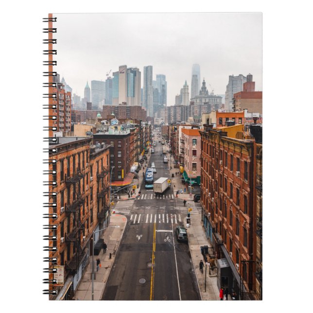 CADERNO ESPIRAL VEÍCULOS RODOVIÁRIOS ENTRE EDIFÍCIOS DE ALTO AUMEN (Frente)