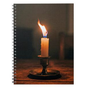 Caderno Espiral Vela Única Brilhando Intensamente