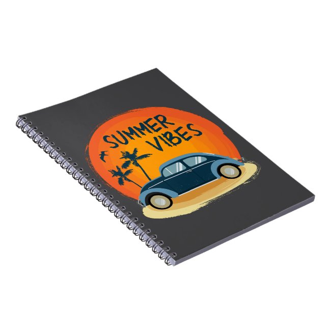 Caderno Espiral vibração de verão com carro retrô na praia (Lado Direito)