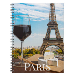 Caderno Espiral Vidro de vinho com queijo ceroso na torre Eiffel