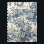 Caderno Espiral Vintage chic Blue toile de jouy monograma<br><div class="desc">Elegante vintage caderno azul toile de jouy monograma. Belo padrão perfeito de jouy Azul em fundo branco.impressões de Toile são uma fúria constante no momento, este é um elegante e ornamentado toile de jouy com cor damasco exótica, um estilo divertido que atualmente está se tornando atraente para decoração doméstica, roupas,...</div>