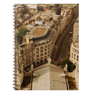 Caderno Espiral Visão panorâmica de Londres com arquitetura urbana