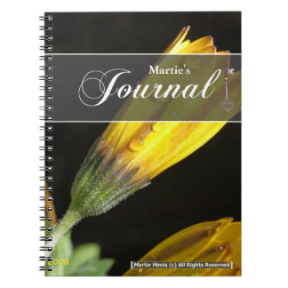 Caderno Espiral Vista em um Diário de margarida amarela