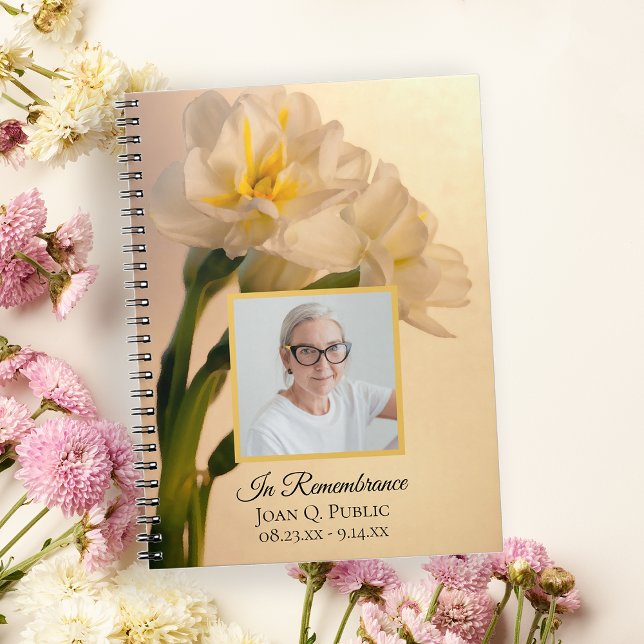 Caderno Espiral White Double Daffodils Funeral Memorial Guest Book (Criador carregado)