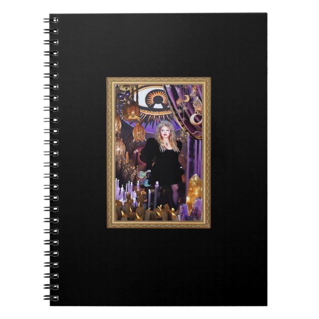 Caderno Espiral Witchy Whimsigoth Stevie Collage (Frente)