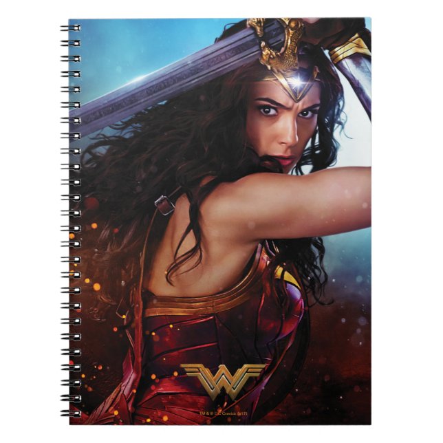 Caderno Espiral Wonder Woman Blocking With Sword (Frente)