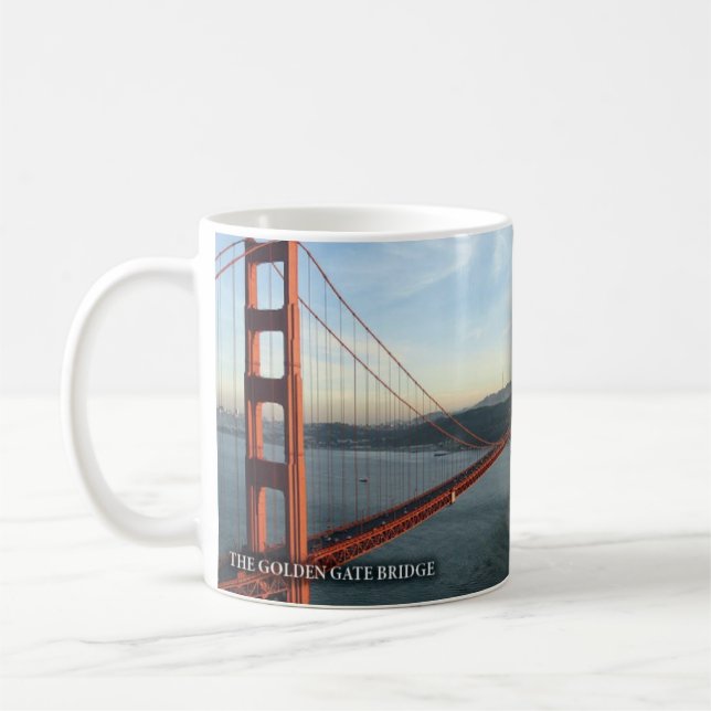 Café A caneca histórica de golden gate bridge (Esquerda)