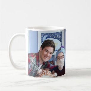 Café Adam Devine & caneca de Breanna