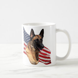 Café Cabeça de Malinois do belga com caneca da bandeir