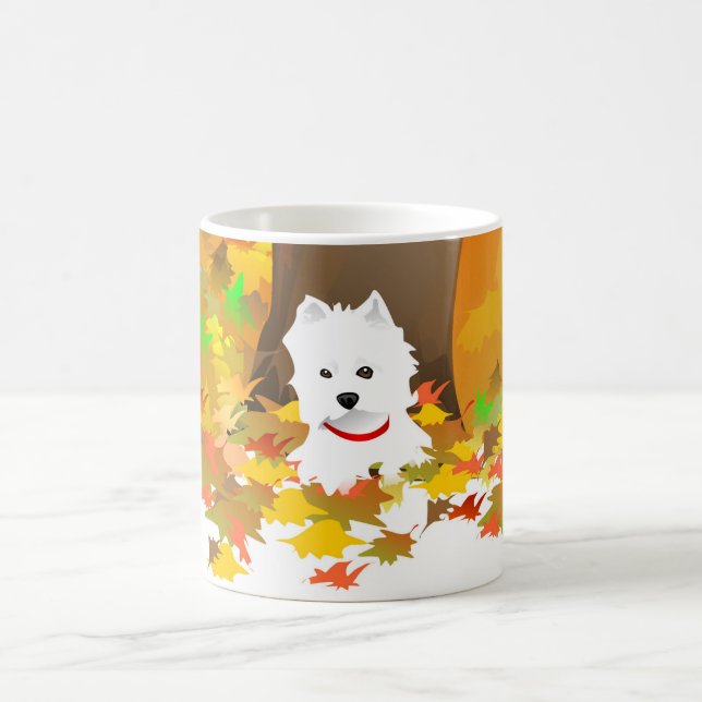 Café Caneca - cão de Westie nas folhas de outono (Centro)