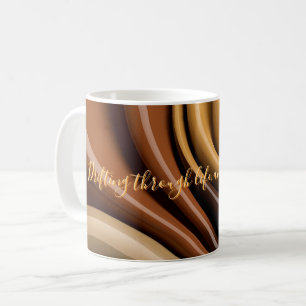 Café Caneca clássica no abstrato de na moda