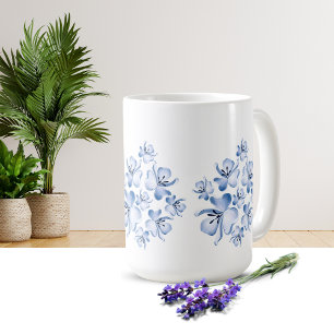Café Caneca com Design de Flor Simples