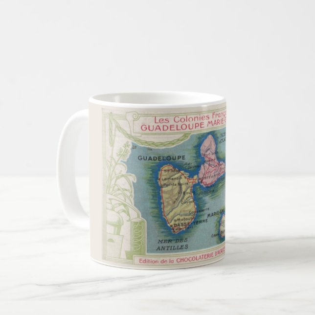 Café Caneca com Mapa Antigo da Ilha de Guadeloupe (Frente Esquerda)