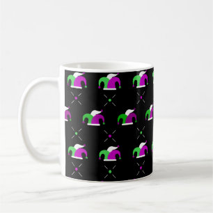 Café Caneca com Padrão de Chapéu de Bobo do Carnaval