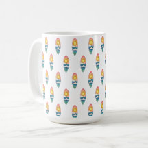 Caneca com Padrão de Prancha de Surf na Praia