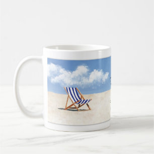 Café Caneca com Pintura de Cadeira Azul na Praia por Ju