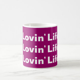 Café Caneca cor-de-rosa & branca da vida de Lovin