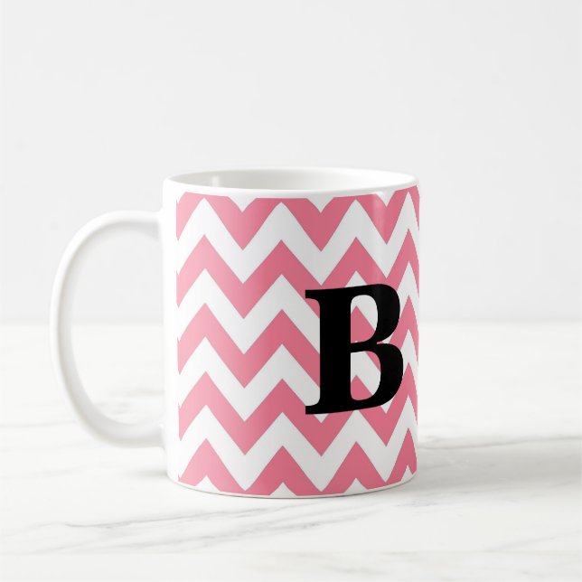 Café Caneca cor-de-rosa e preta do monograma de Chevron (Esquerda)