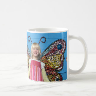 Café Caneca da borboleta de Rosa - meio