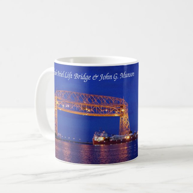 Café Caneca da ponte & do John G. Munson de elevador de (Frente Esquerda)