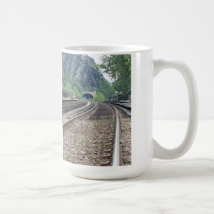 Café Caneca das trilhas de estrada de ferro da balsa WV