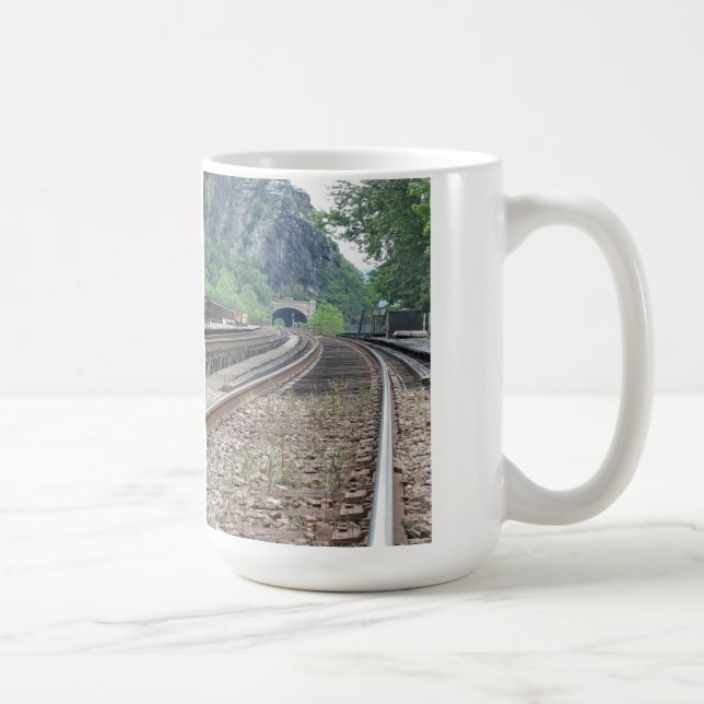 Café Caneca das trilhas de estrada de ferro da balsa WV (Direita)