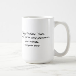 Café Caneca de aniversário com caligrafia árabe Kufi Ya