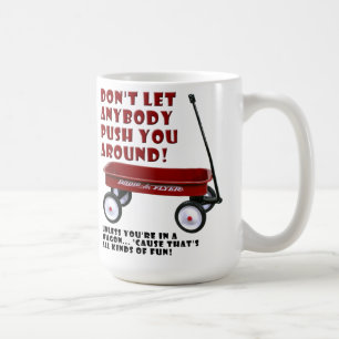 Café Caneca de Carrinho de Mão Empurrando