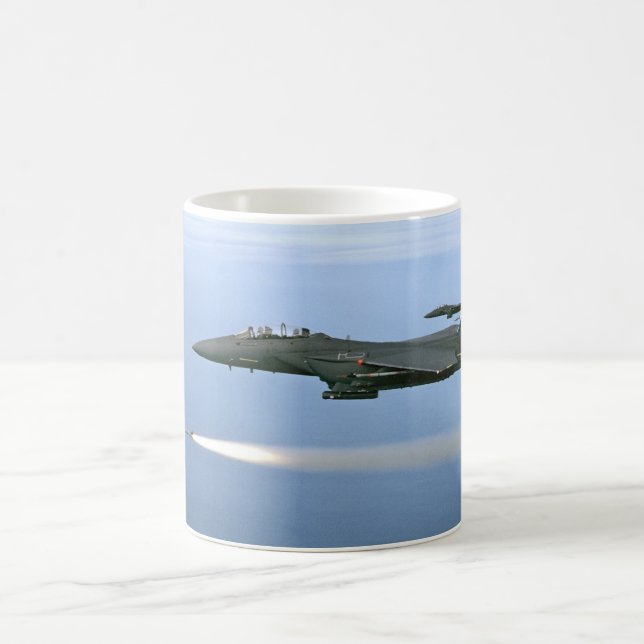 Café Caneca de F-15 Eagle (Centro)