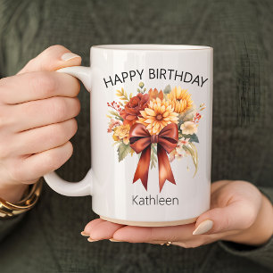 Café Caneca de Feliz Aniversário com Laço Coquete Flora