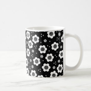 Café Caneca de flores brancas e pretas