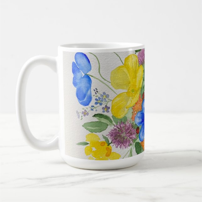 Café caneca de flores silvestres pintada (Esquerda)